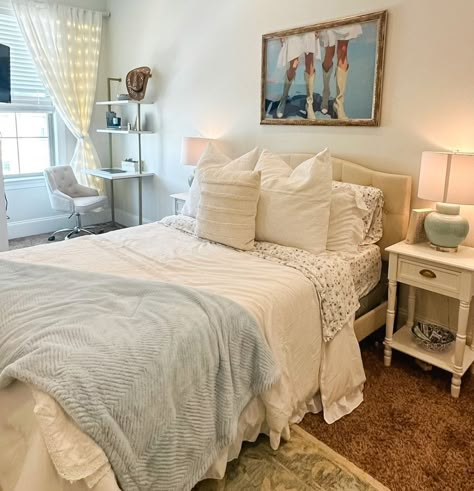 Beachy Bright Bedroom, Simple Clean Apartment, Coastal Cowgirl Bedroom Aesthetic, Cowgirl Room Aesthetic, Coastal Cowgirl Room Aesthetic, Coastal Cowgirl Bedroom, Coastal Cowgirl Room, Philly Apartment, Coastal Boho Bedroom