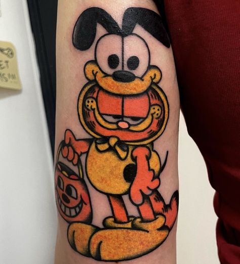 Garfield And Odie Tattoo, Odie Tattoo, Tattoos For Girls, Garfield And Odie, Tattoo Sleeve, Art Forms, Sleeve Tattoos, Old School, Art Tattoo