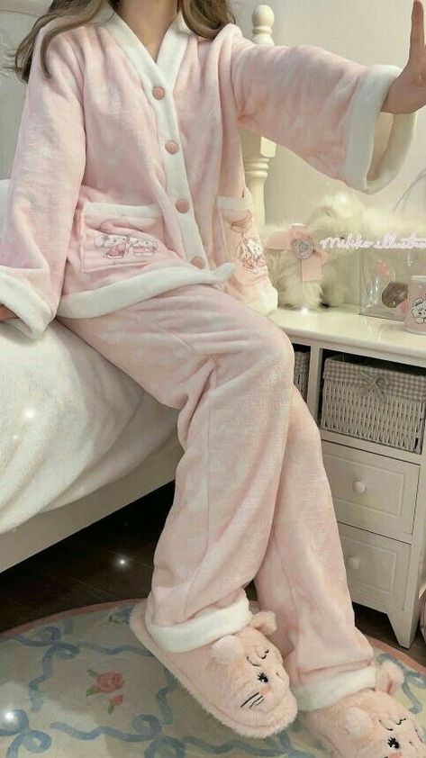 Fluffy Pajamas Aesthetic, Cute Sleepwear Winter, Cute Pijamas Coquette, Cutecore Pjs, Cutesy Pajamas, Winter Pajamas Aesthetic, Cute Sleepwear Aesthetic, Cute Winter Pjs, Piyama Aesthetic