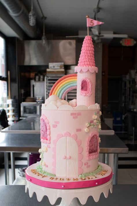 Princess Theme Birthday Party Cake, Princess Cakes Ideas, Cake Princess Birthday, Princess Cake Birthday, Princess Ice Cream Cake, Princess Castle Cakes, Castle Party Ideas, Princess Bday Cake, Princess 3rd Birthday Cake