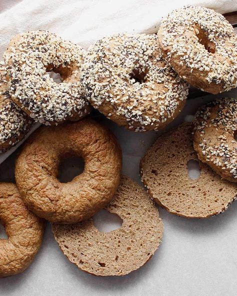 Easy Gluten-Free Vegan Bagels Recipe | freshisreal.com Gluten-Free, Vegan, Plant-Based, Allergen-Friendly This fun boiled and baked recipe makes 8 regular-sized yeasted bagels. Simple Process: quick prep, boiling, 2-hour rising time and baking. #glutenfreerecipes #glutenfreebread #veganbread #boiledandbaked #bagelsandwich Vegan Bagels, Gluten Free Bagel Recipe, Bagel Recipe Easy, Vegan Bagel, Gluten Free Bagels, Gluten Free Protein, Hemp Milk, Recipe Gluten Free, Bagel Recipe