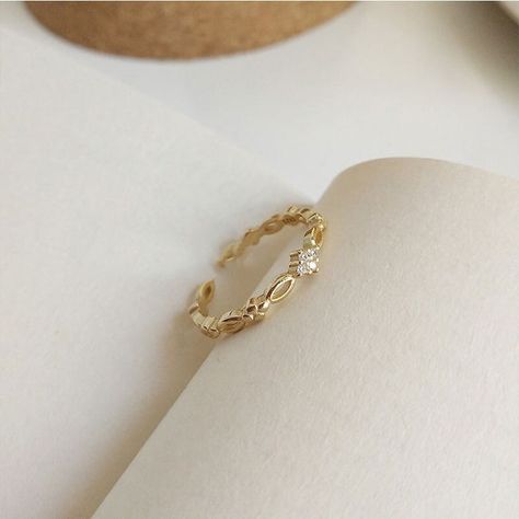 Promise Rings Vintage, Slim Ring, Hollow Ring, Womens Rings Fashion, Anniversary Jewelry, Zircon Ring, Open Design, Minimalist Rings, Crystal Rings