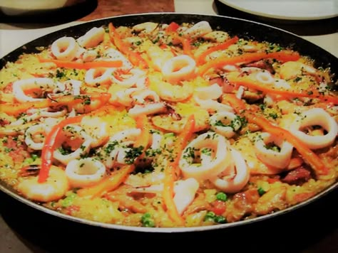 Lentil Dessert, Paella Valenciana, Seafood Paella, Paella Recipe, Easy Seafood, Rice Dishes, Amazing Food, Fish Recipes, Street Food