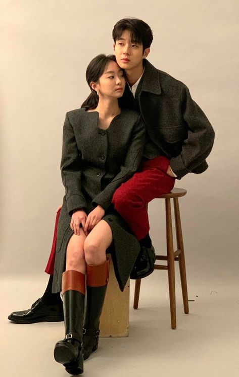 Choi woo shik Self Foto, Outdoor Poses, Choi Woo Shik, Woo Shik, Outdoor Studio, Teen Couple, Korean Photoshoot, Korean Couple Photoshoot, Pre Wedding Photoshoot Outfit