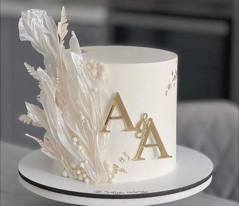 Engagement Cake White And Gold, Wedding Cake Designs One Tier, White Mermaid Cake, Engagement Cakes Elegant, Nikah Cake Ideas, Nikkah Cake Ideas, Small Engagement Cake, Civil Wedding Cake, Cake For Engagement Party