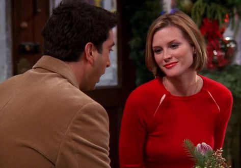 FRIENDS 2001 (S8 E11) Ross and Mona (co-star Bonnie Somerville). Bonnie Somerville, Mona Friends, David Schwimmer, Friends Season, Matthew Perry, Jennifer Aniston, Pop Culture, Fashion Inspo, Hair Cuts