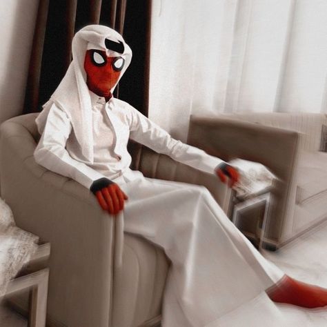 Halal Spiderman, Ramzan Chand, Spiderman And Batman, Batman And Spiderman, Funny Spiderman, Spiderman Meme, Batman Cartoon, Playlist Covers Photos, Grunge Pictures