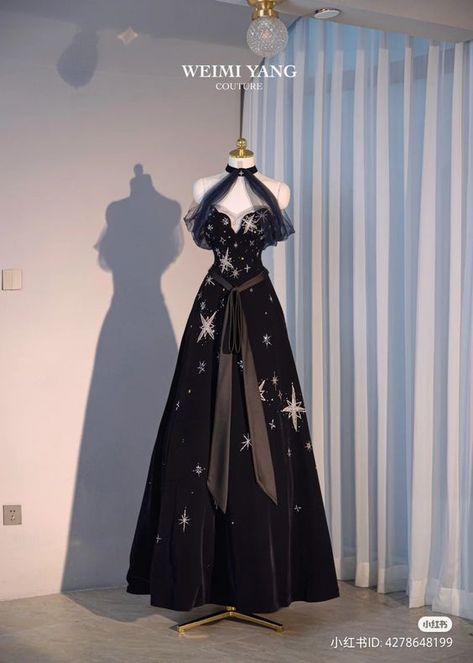 Alt Prom Outfits, Winter Ball Gowns, Magical Dresses Fairytale, Gowns Dresses Elegant, 파티 드레스, Fantasy Dresses, Prom Dress Inspiration, Anime Dress, Prom Outfits