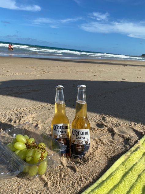 Beer Beach Aesthetic, Pool Party Drinks, Obx Aesthetic, Beach Aesthetics, Bottle Shoot, Dream Boyfriend, Beach Side, Chalk Drawings, Instagram Photo Ideas Posts