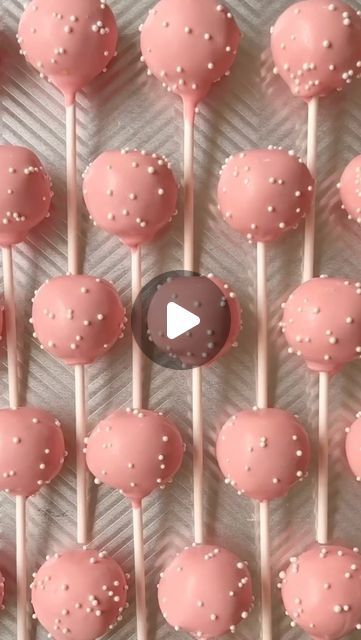 @thefeedfeed on Instagram: "@happytummy_702 is using vanilla cake mix to make Cake Pops and pantry ingredients at home. This @starbucks dupe is such a fun DIY activity! 

Get the full recipe details @happytummy_702 page (details linked in story highlights) 🎂 Keep tagging #feedfeed for a chance to be featured.

#copycatrecipe #cakepops #starbucks #diy #baking #cake #frosting #howto" Diy Cake Pop Stand, Make Cake Pops, Diy Cake Pops, Cake Pop Stands, Starbucks Diy, Pantry Ingredients, Cake Pops How To Make, Cake Pop Sticks, Vanilla Cake Mixes