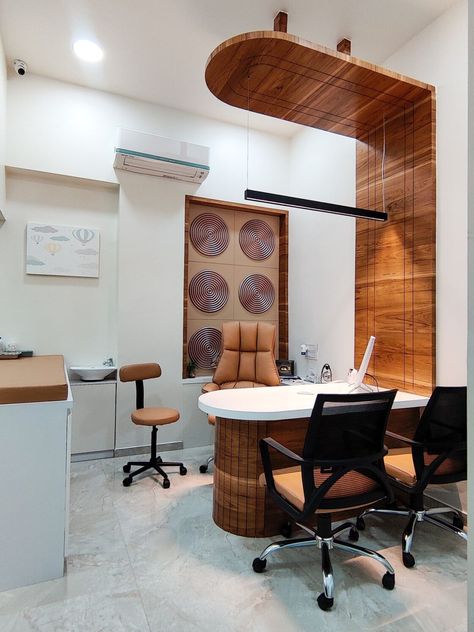 Al-Shafi Children Hospital | Innovation Designer | Ahmedabad – Interiorlover Projects Pediatrician Office Design, Doctor Table Design, Luxury Office Interior, Pediatrician Office, Pediatric Clinic, Clinic Decor, Office Table Design, Children Hospital, Color Design Inspiration