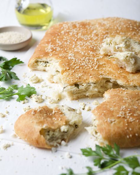 Greek Feta Bread Feta Bread, Stuffed Flatbread, Stuffed Bread, Baking School, Yeast Breads, Grab And Go Breakfast, Pastry Tart, Afternoon Snack, Yeast Bread