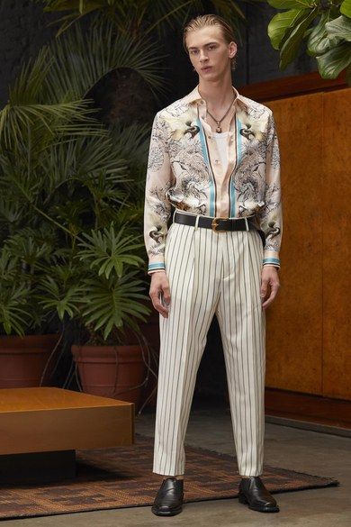 Roberto Cavalli Resort 2020 collection, runway looks, beauty, models, and reviews. Formal Look For Men, Resort Runway, Henry Iv, Resort Casual, Fashion Design Collection, Park Hyatt, Menswear Runway, Men Costume, Resort Fashion