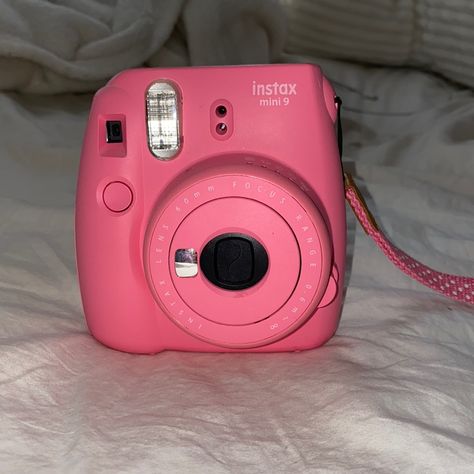 Flamingo Pink Polaroid Camera. Works Like It’s Brand New And In Perfect Condition. Let Me Know If You Have Any Questions! Pink Camera Aesthetic, Pink Stuff Girly, Polaroid Camera Aesthetic, Cute Cameras, Pink Polaroid Camera, Insta Camera, Pink Polaroid, Pink Digital Camera, Camera Crew