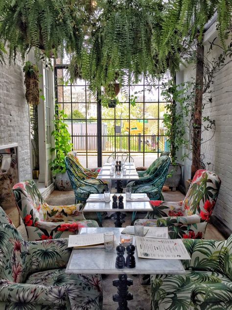 Tucked away in an overlooked neighbourhood of East London, quieter and smaller than Shoreditch but with the potential to outshine Brick Lane, Exmouth Market نباتات منزلية, Plant Decor Indoor, Room With Plants, Design Del Prodotto, Green Rooms, Natural Home Decor, Restaurant Interior, Cafe Design, Decor Rustic