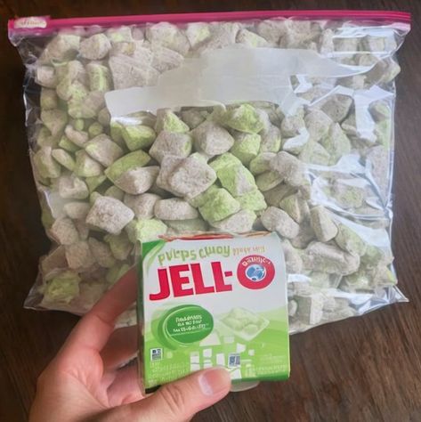 Irresistible Pistachio Puppy Chow Recipe | Cooking Art Grinch Puppy Chow Recipe, Pistachio Muddy Buddies, Pistachio Puppy Chow Chex Mix Recipe, Pistachio Puppy Chow 12 Tomatoes, Pistachio Puppy Chow Recipe, Pistachio Puppy Chow, Green Puppy Chow, Pistachio Snacks, Grinch Puppy Chow