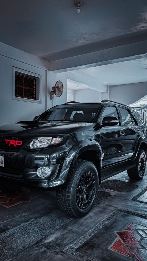 Toyota Fortuner 2016 Fortuner Toyota Wallpapers Hd Black, Iphone Wallpaper Vans, Fortuner Toyota, Toyota Fortuner 2016, Cool Truck Accessories, Aventador Svj, Toyota Suv, Rainy Day Aesthetic, Toyota Fortuner