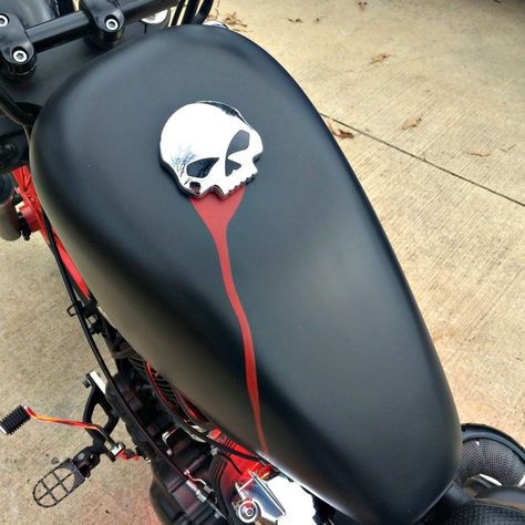 Motorcycle Tank Design Ideas, Bike Paint Ideas, V Star 650 Bobber, Chopper Tank, Motorcycle Art Painting, Custom Motorcycle Paint Jobs, Мотоциклы Harley Davidson, Custom Motorcycles Bobber, Motorcycle Paint