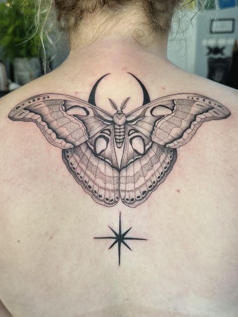 Atlas Moth Tattoo Design, Lunar Moth Back Tattoo, Atlas Moth Tattoo, Lunar Moth Tattoo Design, Lunar Moth Tattoo, Moth Tattoo Design, Atlas Moth, Lunar Moth, Moon Moth