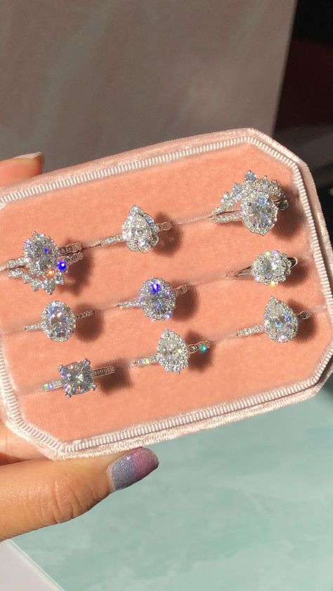 Diamond Ring Collection, Bling Wedding Ring, Princess Wedding Rings Engagement, Rings Collection Aesthetic, Beautiful Wedding Rings Unique, Pretty Rings Unique, Rings Aesthetic Wedding, Aesthetic Wedding Ring, Wedding Rings Aesthetic