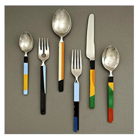 Unique Flatware, Flatware Design, Modern Flatware, Spoons And Forks, Cutlery Design, Plastic Cutlery, Memphis Design, Flatware Set, Cutlery Set