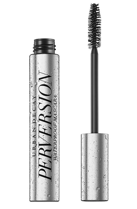 These Are the Products 1 Beauty Editor Won't Go to the Beach Without Perversion Mascara, Mascara Review, Pixi Beauty, Eyelashes Mascara, Mascara Tips, Black Pigment, Braut Make-up, Make Up Remover, Black Mascara