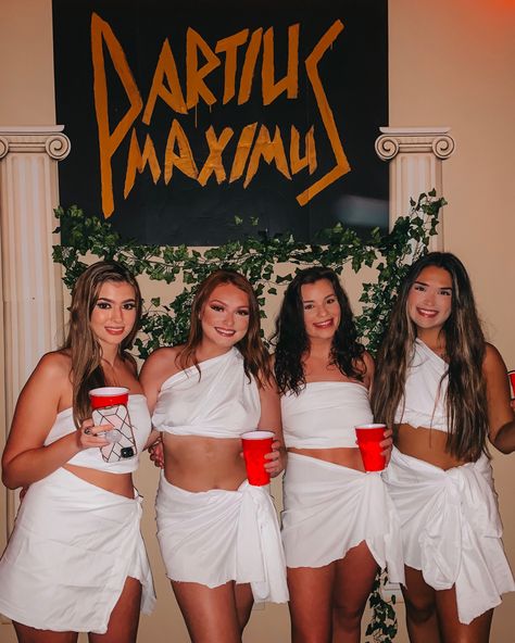 Toga Womens Costume, Toga Party College, College Toga Party Outfit, Toga Theme Frat Party, How To Make A Toga Out Of A Tshirt, Toga Couples Costumes, Diy Toga Costume For Women Sheet, Toga Outfit Diy, How To Make A Toga Out Of A Sheet