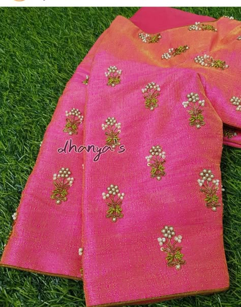 Butties Maggam Work, Blouse Design Simple, Simple Wedding Blouse Designs, Simple Maggam Work Blouse, Simple Maggam Work, Blouse Maggam Work, Cutwork Blouse, Maggam Work Blouse, Maggam Work Designs