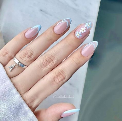 Summery Nails, Basic Nails, Her Nails, Almond Acrylic Nails, Blue Nail, Prom Nails, Pretty Acrylic Nails, Floral Nails, Chic Nails