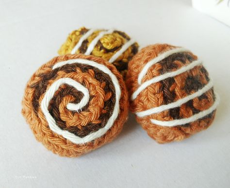 Crochet Cinnamon Roll, Crochet Cakes, Babka Cake, Bakery Goods, Crochet Cake, 50s Diner, Miniature Things, Crochet Xmas, Crochet Mandala Pattern