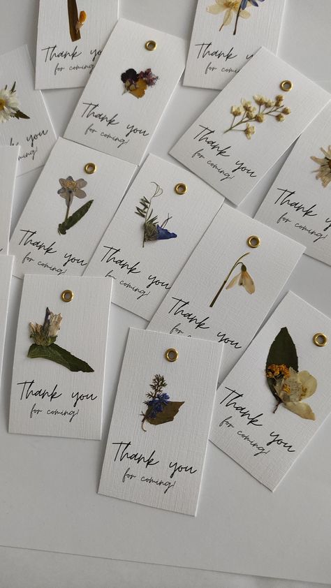 Each thank you card has its own meadow flower, real pressed flower carefully glued on. Perfect for nature inspired wedding, dried flowers wedding, Rustic weddings or also for birthday party, anniversary party, for a bachelorette party. I use white, matte, decorative paper, 250 gsm. Flat card has a hole surrounded by a gold-colored metal ring. This will ensure that the card with the ribbon does not tear. The ribbon is not included so you can match the colors to your event. Meadow flowers go together with all colors. I can make cards with any text. The size of a card is 10 X 6 cm, 3.9 X 2.3 inches  If you have any special requirements please write to me.  The flowers may differ from the pictures, it depends on the season and the harvest. Dry Flower Cards Handmade, Pressed Flowers Cards, Pressed Flower Wedding Invitations, Dried Flower Cards, Pressed Flower Wedding, Pressed Flower Cards, Wedding Dried Flowers, Pressed Flowers Diy, Dried Flowers Wedding