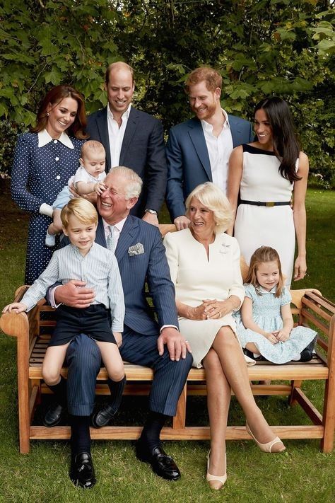 Principe William Y Kate, Prinz George, Herzogin Von Cambridge, Prince William Et Kate, Royal Family Portrait, Looks Kate Middleton, Prins William, Prinz Charles, Royal Family Pictures