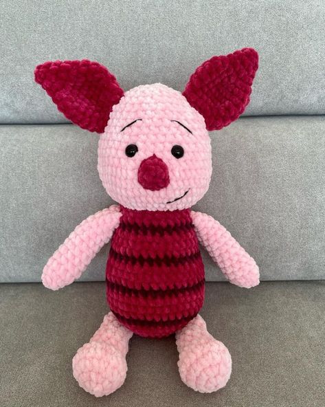 Piglet Lovey Crochet Pattern, Piglet Crochet Pattern Free Winnie The Pooh, Crochet Piglet Pattern Free, Piglet Crochet Pattern Free, Pooh Crochet Pattern Free, Crochet Piglet, Crocheted Stuffies, Diy Finger Knitting, Crocheted Dolls