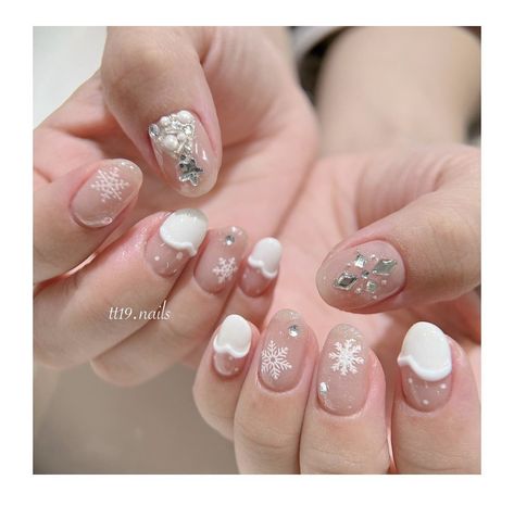 Christmas Nails Korean, Nail Xmas, Nails Noel, Nail Noel, Nail 2024, Snow Nails, Korean Nail Art, December Nails, Beauty Nails Design