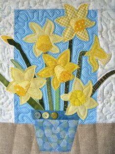 Quilting Wall Art, Daffodil Quilt Block, Daffodil Quilt, Daffodil Applique, Easter Quilts Wall Hangings, Flower Quilts Applique, Quilting Flowers, Easter Quilt, Easter Wall Hanging