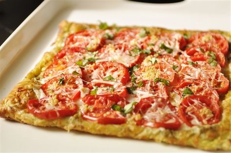 Tomato, Pesto and Mozzarella Tart; gonna make this tomorrow night too, the other puff pastry sheet will be used for an apple tart Puff Pastry Tomato Tart Recipe, Puff Pastry With Tomatoes And Mozzarella, Tomato Tart Puff Pastry, Heirloom Tomatoes Puff Pastry, Tomato Basil Mozzarella Puff Pastry Tart, Easy Tomato Tart, Tomato Tart, Tomato Pie, Tomato Pesto