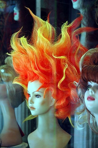 Fire Wig, Yellow Hair Color Ideas, Phoenix Costume, Fire Costume, Yellow Hair Color, Halloweenský Makeup, Avant Garde Hair, Fire Hair, Costume Noir