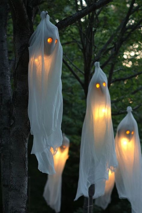 "Add some ghostly fun to your yard with DIY Floating Ghost Decorations! 👻🎃 Perfect for a spooky Halloween atmosphere. #DIYGhostDecor #HalloweenYardInspo #SpookyHalloweenIdeas" Diy Floating Ghost, Floating Ghost, Diy Yard Decor, Floating Ghosts, Ghost Diy, Ghost Decoration, Outdoor Display, Halloween Yard, Outdoor Inspirations