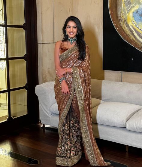 Instagram Net Saree Designs, Sabyasachi Saree, Emerald Choker, Radhika Merchant, Anant Ambani, Heavy Lehenga, Sabyasachi Sarees, Brown Smokey, Sequin Saree