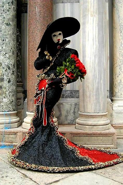 Venice,2019 Venetian Costumes, Venice Carnival Costumes, Venice Mask, Costume Carnaval, Venetian Carnival Masks, Venetian Carnival, Carnival Of Venice, Venetian Masquerade, Spooky Party