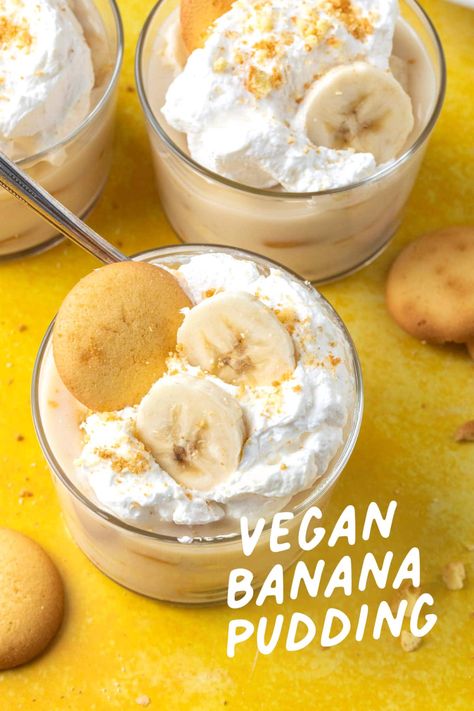 With layers of creamy, dairy free pudding, fresh sliced bananas, vanilla wafer cookies and vegan whipped topping, this homemade banana pudding recipe is the ultimate old-fashioned, southern dessert. Serve it in individual portions or pile those layers into a trifle dish for a show stopping dessert. Simply Whisked, Vanilla Wafer Cookies, Vegan Banana Pudding, Dairy Free Pudding, Recipe Development, Homemade Banana Pudding Recipe, Allergy Recipes, Smoothies Vegan, Vegan Pudding