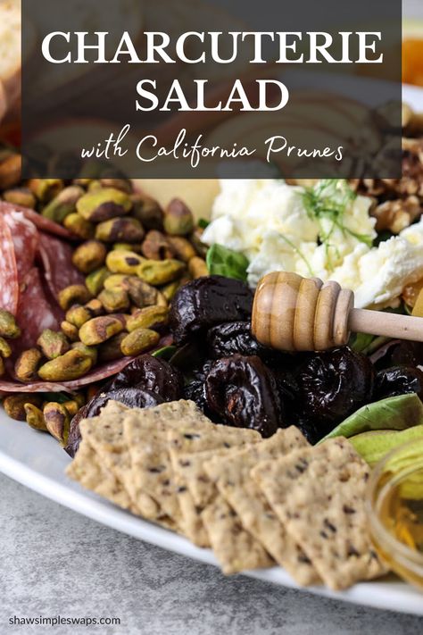 Salad Recipes Balsamic Dressing, Simple Balsamic Salad, Salad With Fig Balsamic Dressing, Jarcuterie Ideas, Balsamic Mediterranean Salad, Charcuterie Salad, Dipping Sauce For Bread, Oil And Balsamic Vinegar Salad Dressing, Charcuterie Ideas