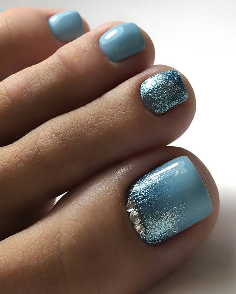 Beach Pedicure Colors, Blue Toe Nail Designs, Pedicure Azul, Wedding Toe Nails, Beach Toe Nails, Toe Colors, Blue Toe Nails, Wedding Toes, Summer Pedicure