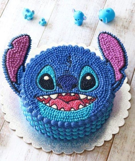 Lilo And Stitch Cake, Stitch Cake, Lilo Und Stitch, Disney Birthday Cakes, Lilo And Stitch Quotes, Lilo Et Stitch, Creative Birthday Cakes, Crazy Cakes, Cute Stitch