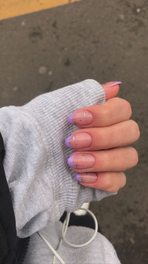 Cute Nail Designs Sparkle, Purple Nails Inspo Almond, Nails That Go With A Purple Dress, Purple Nails Asthetics, Nails Prom Purple, Lilac Nails Summer, Lilac Star Nails, Prom Nails For Lavender Dress, Nails That Go With Purple Dress