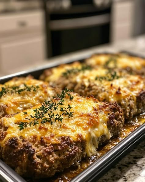 https://pin.it/1RfRp4wpq Ground Beef Recipes Oven, Chopped Meat Recipes Ground Beef, Cheesey Meatloaf, Meat Recipes For Dinner Main Dishes, Minced Meat Recipes, Recipes With Hamburger, Easy Entrees, Cheesy Meatloaf, Cooktop Cove