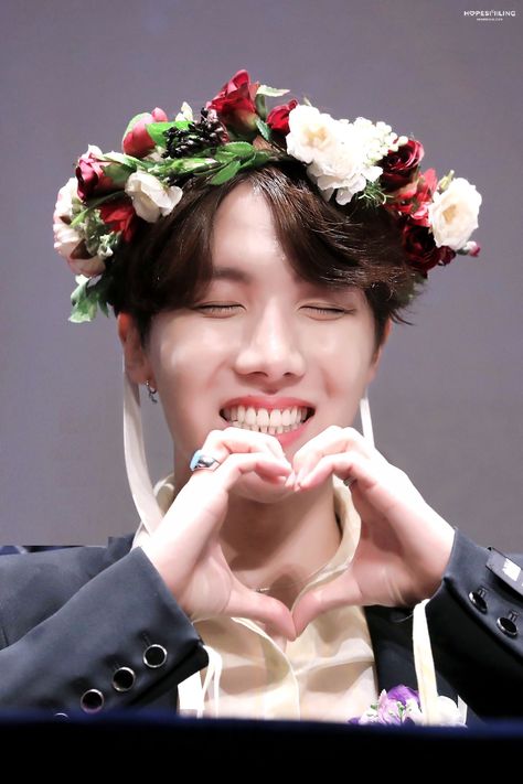 J Hope Smile, Movie Industry, Jhope Bts, Jhope Cute, Gwangju, Hoseok Bts, Bts Group, Chinese Drama, I Love Bts