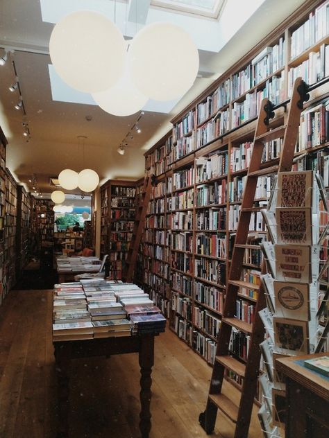 * The smell of books = heaven * Small Town Library, Book Vintage Aesthetic, The Smell Of Books, Smell Of Books, Stolen Glances, Autumn Mood Board, Almost Christmas, Bookstore Cafe, Aesthetic Baby