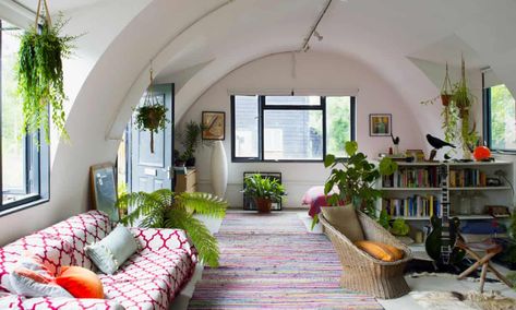 Quonset Homes, Quonset Hut Homes, Small Shower Room, Hut House, Quonset Hut, Berlin Apartment, Tunnel Of Love, Eco Architecture, Small Showers