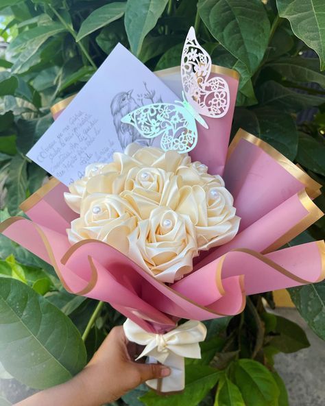 Ribbon Flower Arrangements, Diy Rose Bouquet, Satin Flowers Diy, Ribbon Rose Bouquets, Ribbon Flowers Bouquet, Ribbon Flowers Diy, Diy Bouquet Wrap, Eternal Flower, Bouquet Box